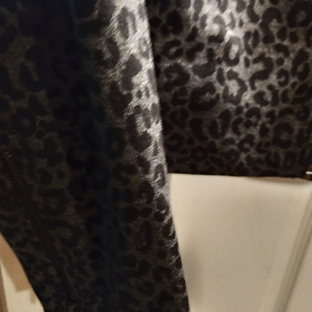 NWT Beautiful Bagatelle Women's Leopard Print Moto Jacket - Black and Gray - Picture 4 of 12